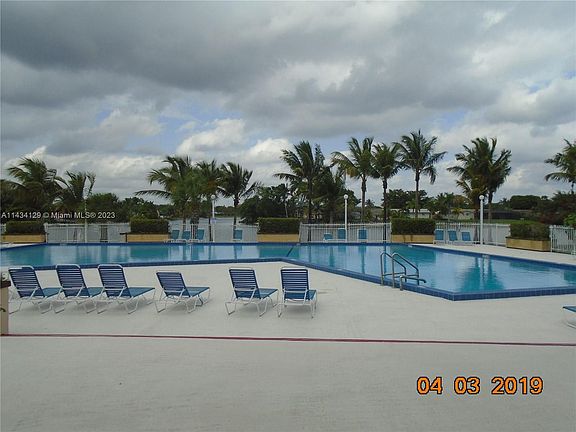 3rd image of 14211 N Kendall Dr #205E
