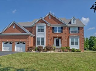 6 Macfarlane Cir, Monroe Township, NJ 08831