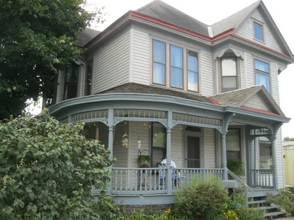 649 Poplar St, Nelsonville, OH 45764