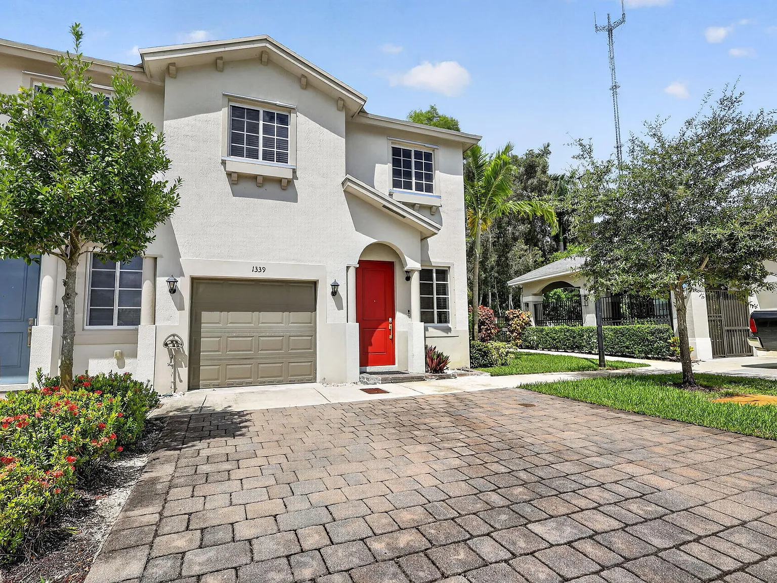 4 bed, 2.5 bath, 1597 sqft, $3,700 — Photo 2