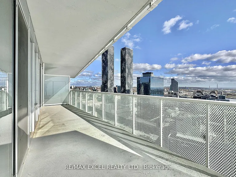 15 Queens Quay E #3101 — Photo 13