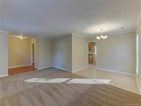 5th image of 7448 Beaufort Cres