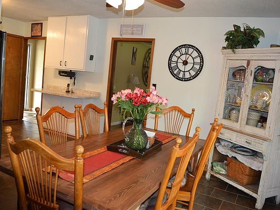 3rd image of 738 Oakhill Dr