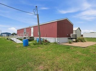 1006 W Toledo St, Seadrift, TX 77983