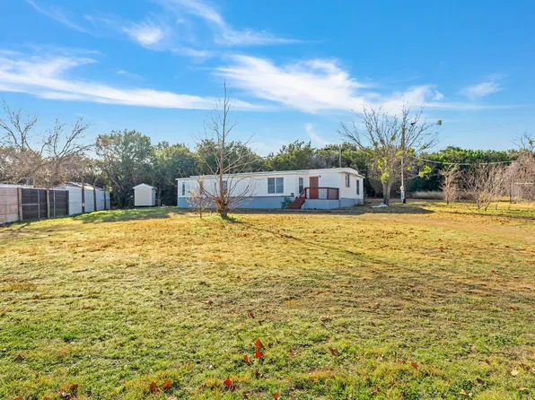 403 Skyline Dr, Granbury, TX 76048