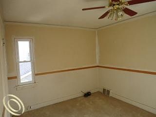 4th image of 15417 Regina Ave