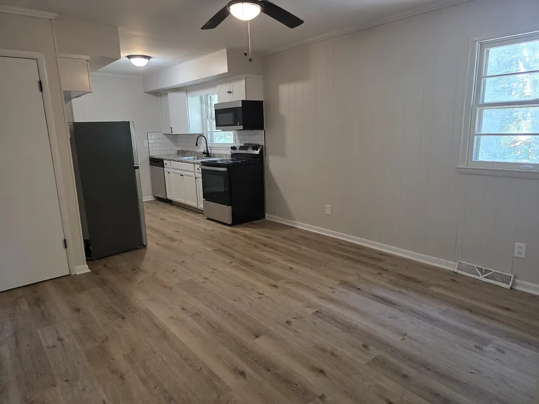 2804 Brett Rd NW — Photo 4
