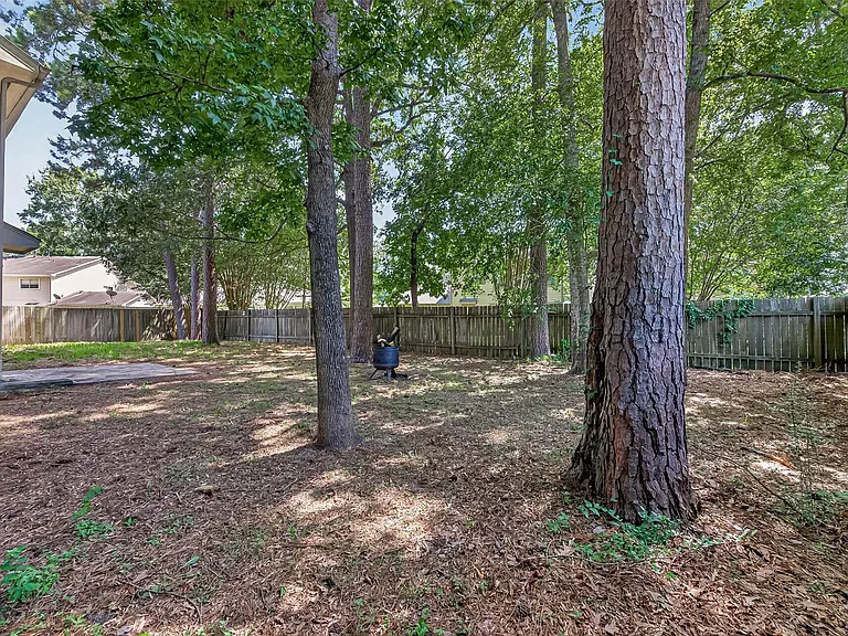 18174 Woodsdale Ct — Photo 34
