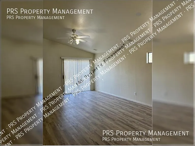 1744 E Robin Ln — Photo 7