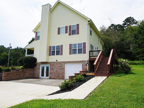 3rd image of 122 Sunny Dale Ln
