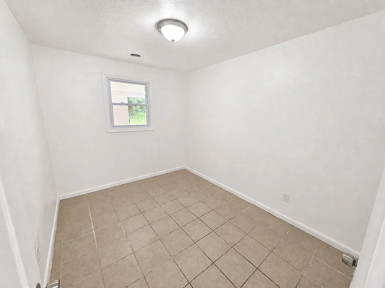 106 Louise Rd — Photo 15