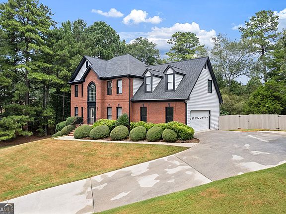 3rd image of 2310 Pinehaven Ct
