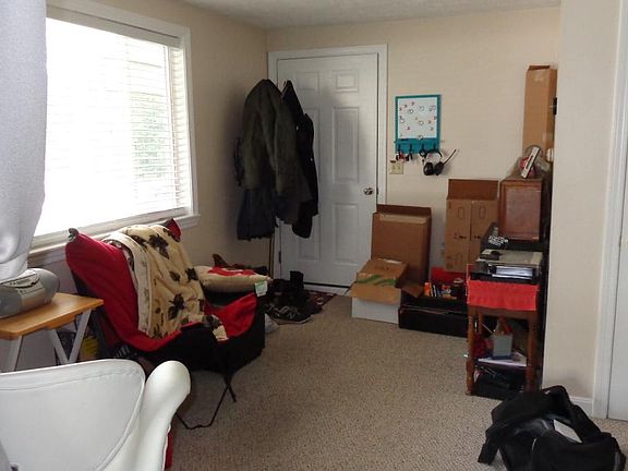 5th image of 49 Walnut St #1