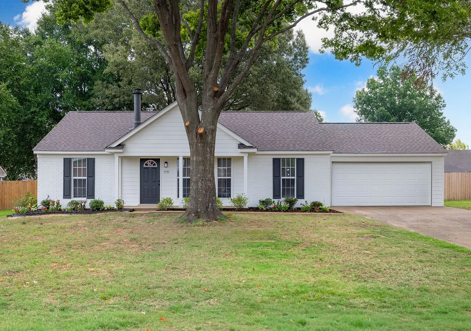 Completely Renovated in Horn Lake — Photo 2