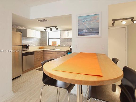 5th image of 609 Euclid Ave APT 3
