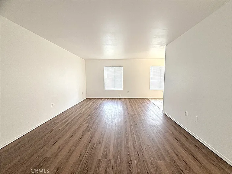302 E Blueridge Ave — Photo 1