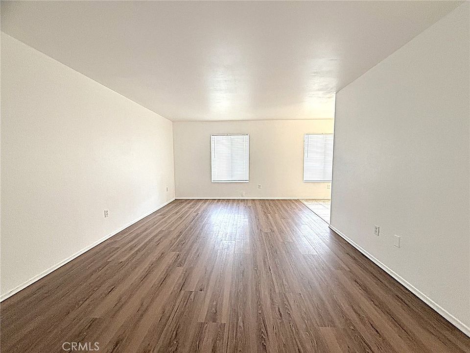 1st image of 302 E Blueridge Ave