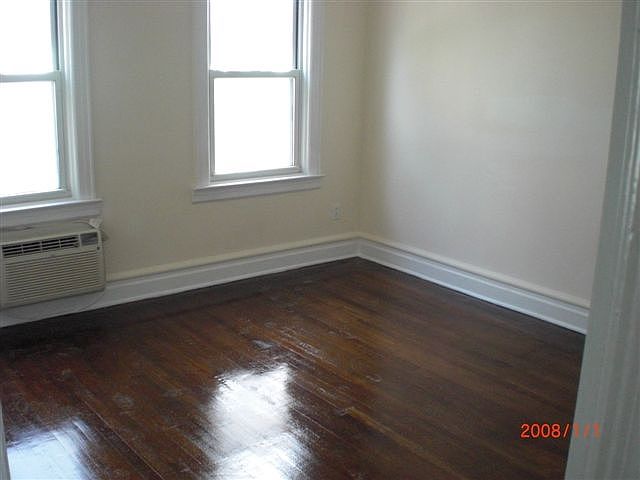 2nd image of 8983 Vanderveer St