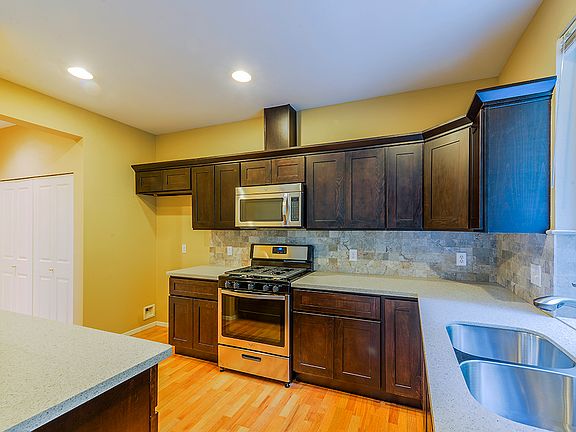3rd image of 5329 164th Ave SE #131