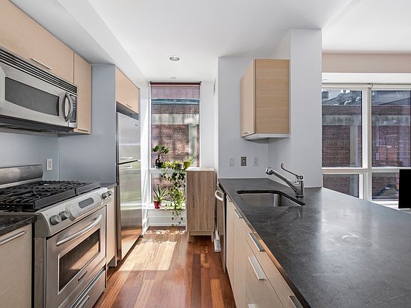 3rd image of 350 W 42nd St APT 5K