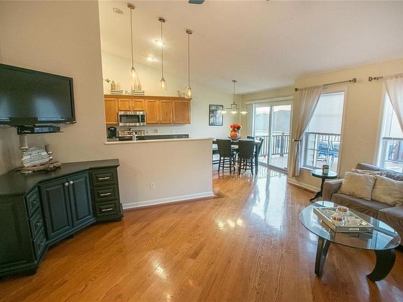 4th image of 7414 Majestic Oak Ct