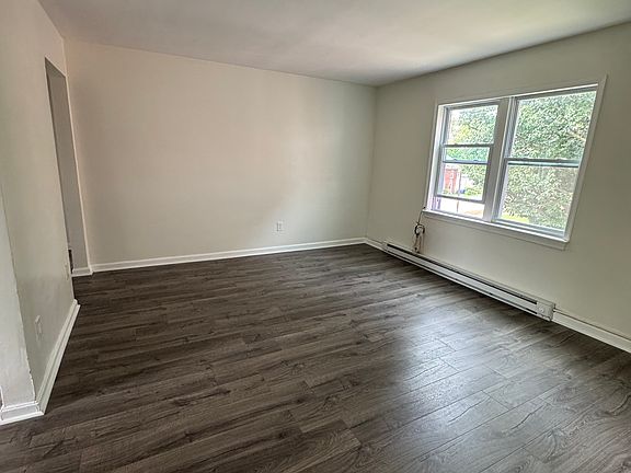 3rd image of 908 Hamilton Blvd #9