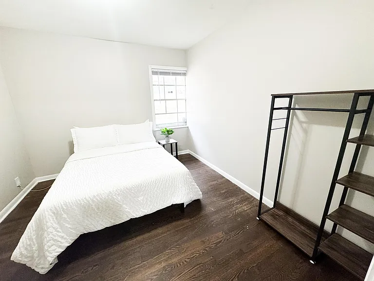 Conley Cir — Photo 1