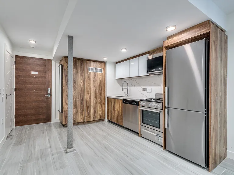 1168 Pendrell St #105 — Photo 11