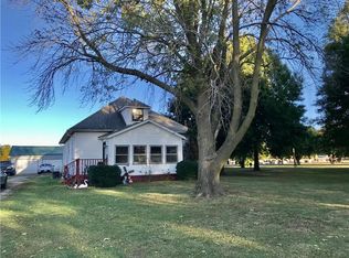1112 N 19th St, Mattoon, IL 61938