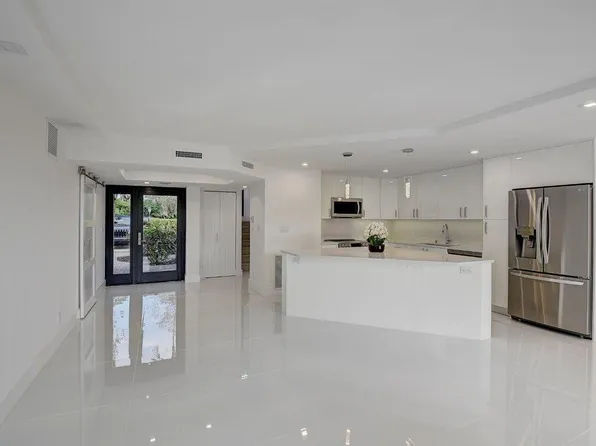 2006 Bridgewood Drive, Boca Raton, FL 33434