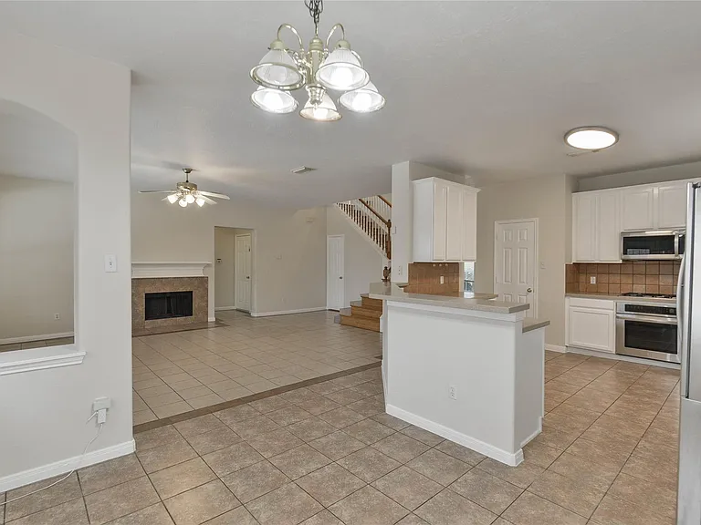 15707 Sandisfield Ln — Photo 13