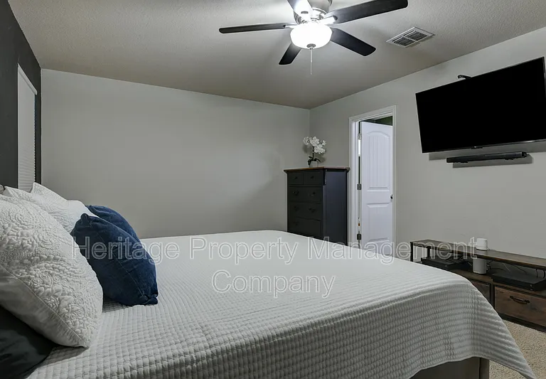 9019 Mustang Pass — Photo 12