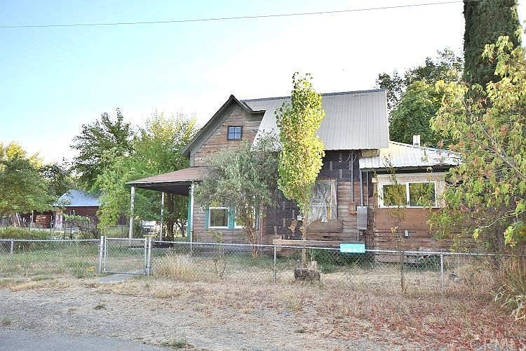 1st image of 605 Oak St