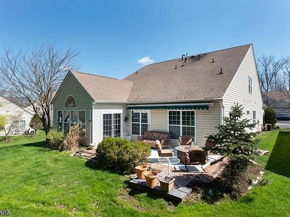 3rd image of 132 Stone Manor Dr