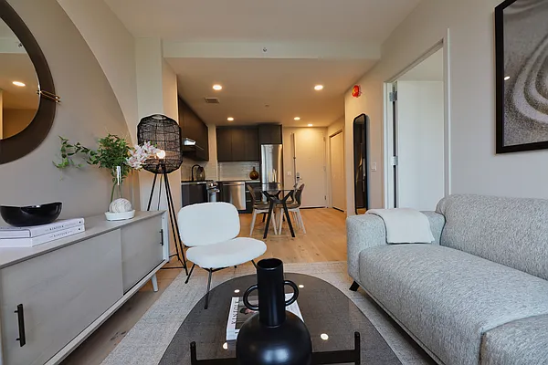 Rented by Sky View Parc Sales LLC | media 32