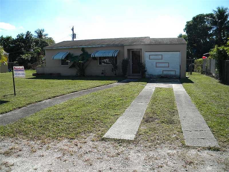 1st image of 790 NW 146th St