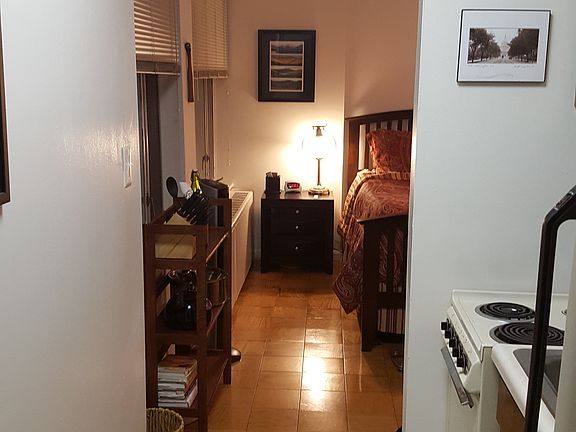 2nd image of 1001 Wilson Blvd APT 1209