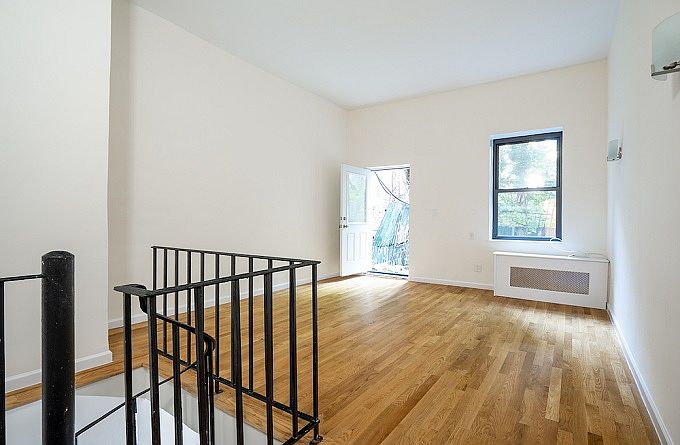 1st image of 124 2nd Ave APT 1C