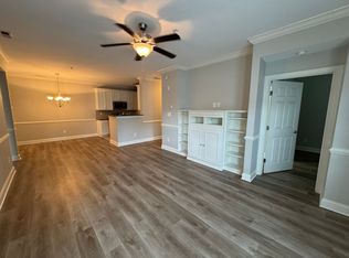 321 Gallery Dr Unit 101, Spring Lake, NC 28390