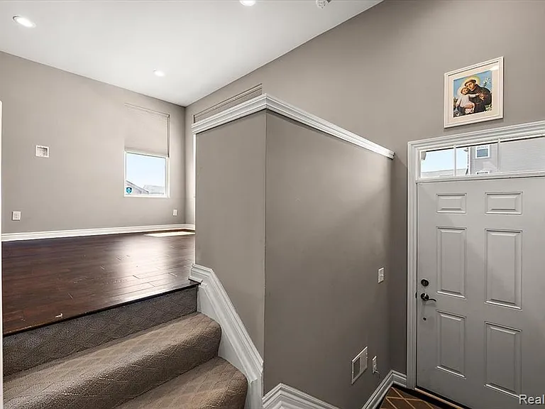 2877 Hartwick Dr — Photo 11