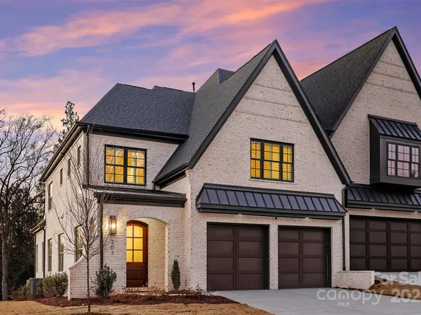 207 Audrey Place Ln, Charlotte, NC 28226