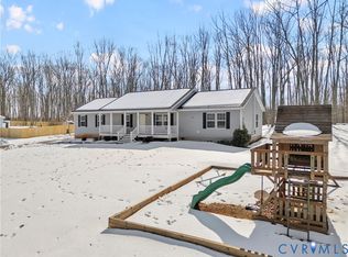 100 Evan Ln, Louisa, VA 23093