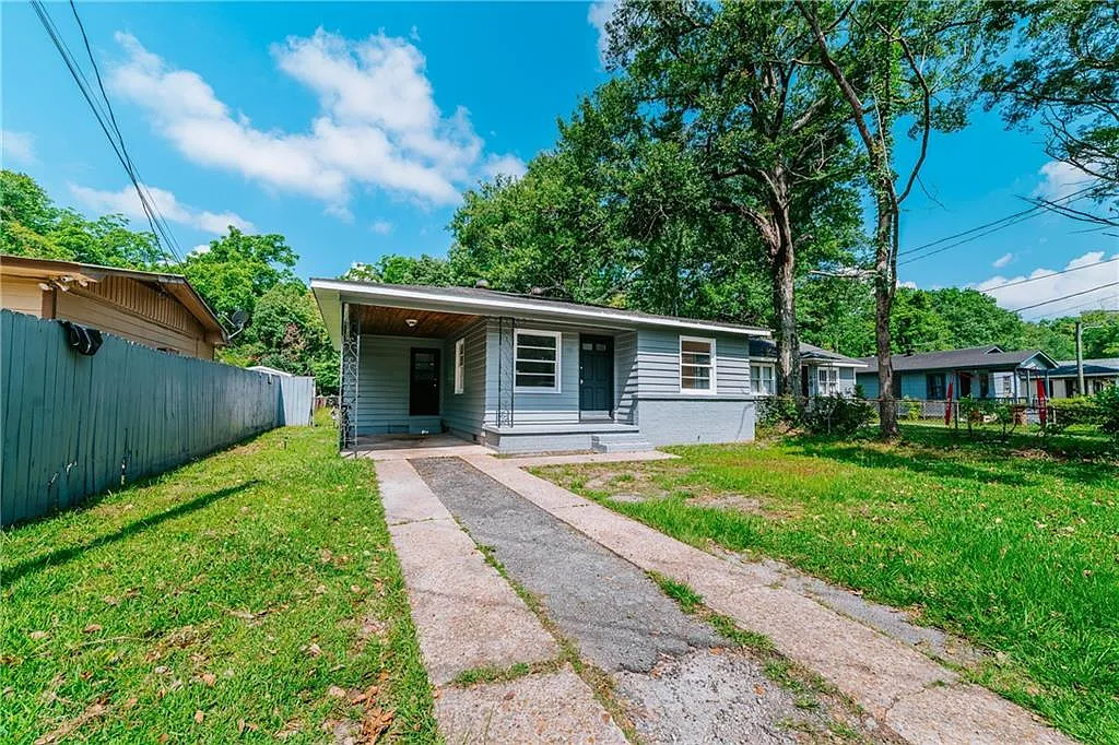 2 bed, 1.0 bath, 848 sqft, $945 — Photo 2