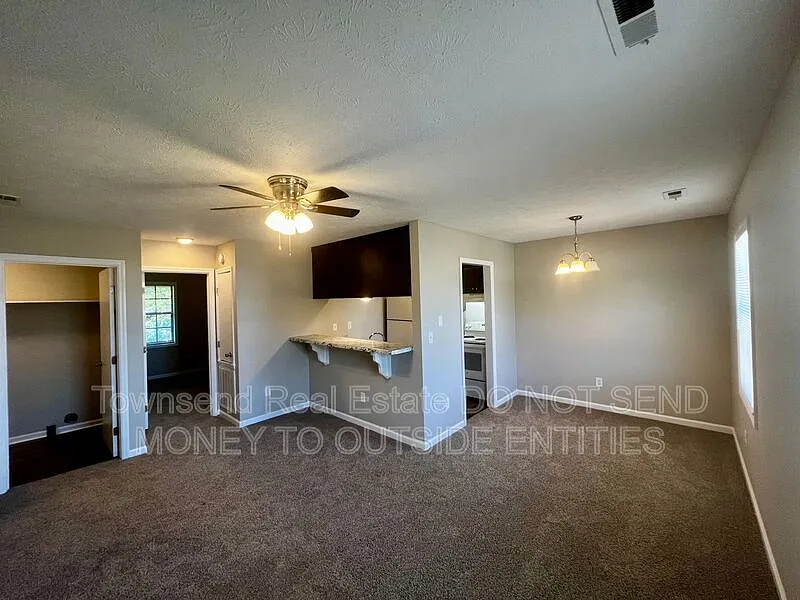1 bed, 1.0 bath, 950 sqft, $875 — Photo 3