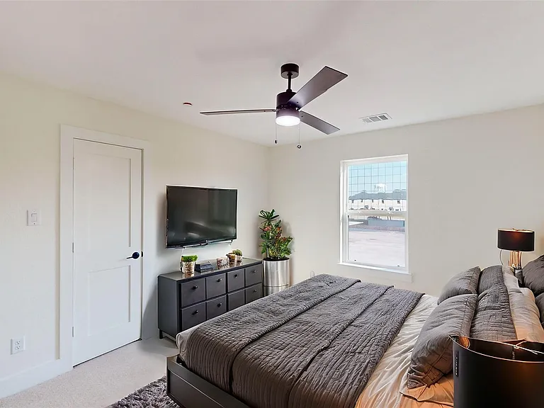 4416 Fatima Dr — Photo 28