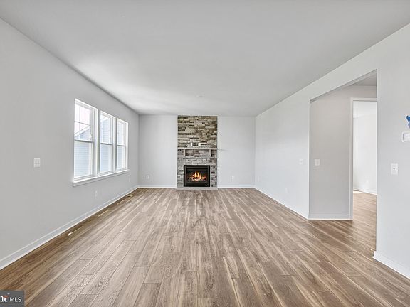 5th image of 2143 Whithorn Hl Lot 1127