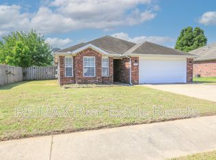 3703 SW Carriageway Ave, Bentonville, AR 72712