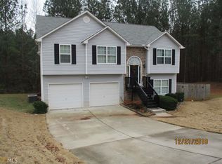19 Palmer Pl, Grantville, GA 30220