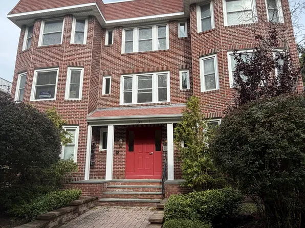 132 Elton St APT 3, Providence, RI 02906
