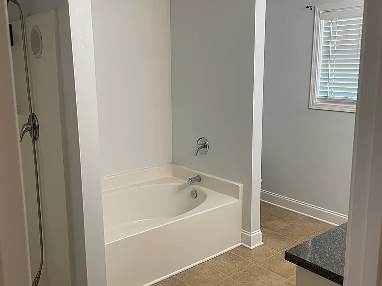 1054 Blakewood Ct — Photo 25